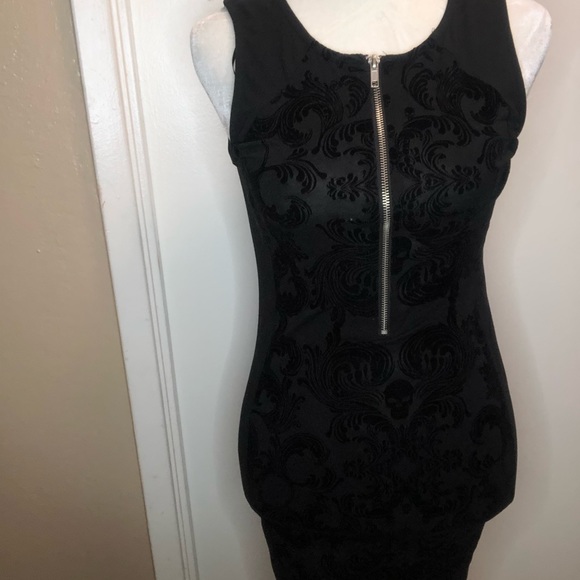 Sz 6 H&M. Divided paisley skull dress - Picture 1 of 3